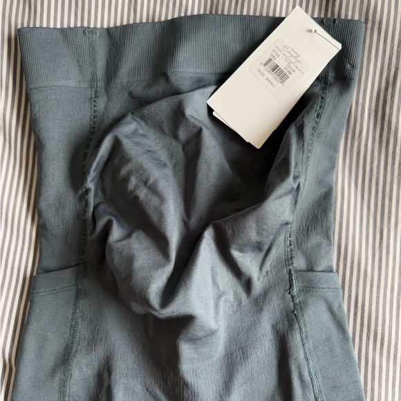 Blanqi Maternity Leggings with pockets - Picture 3 of 4